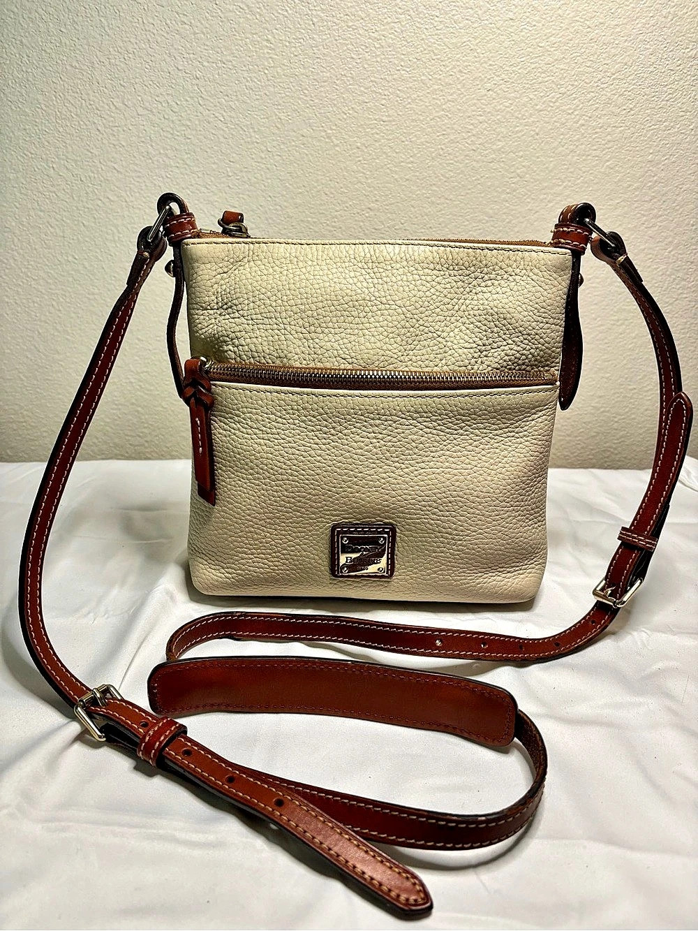 Dooney & Bourke Pebble Grain Zip Crossbody Cream & Brown Bag